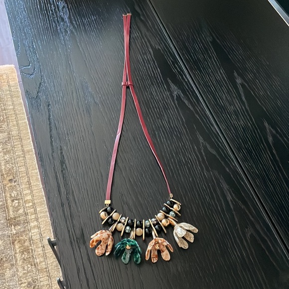 Zara Flower Necklace - Picture 5 of 10